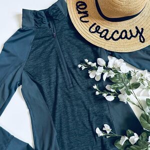 Layer 8 gray half zip ribbed athletic performance long sleeve activewear top